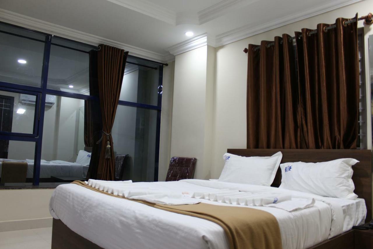 Royal Star Hotels Бангалор Экстерьер фото