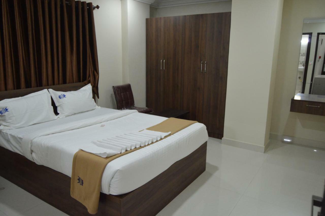 Royal Star Hotels Бангалор Экстерьер фото