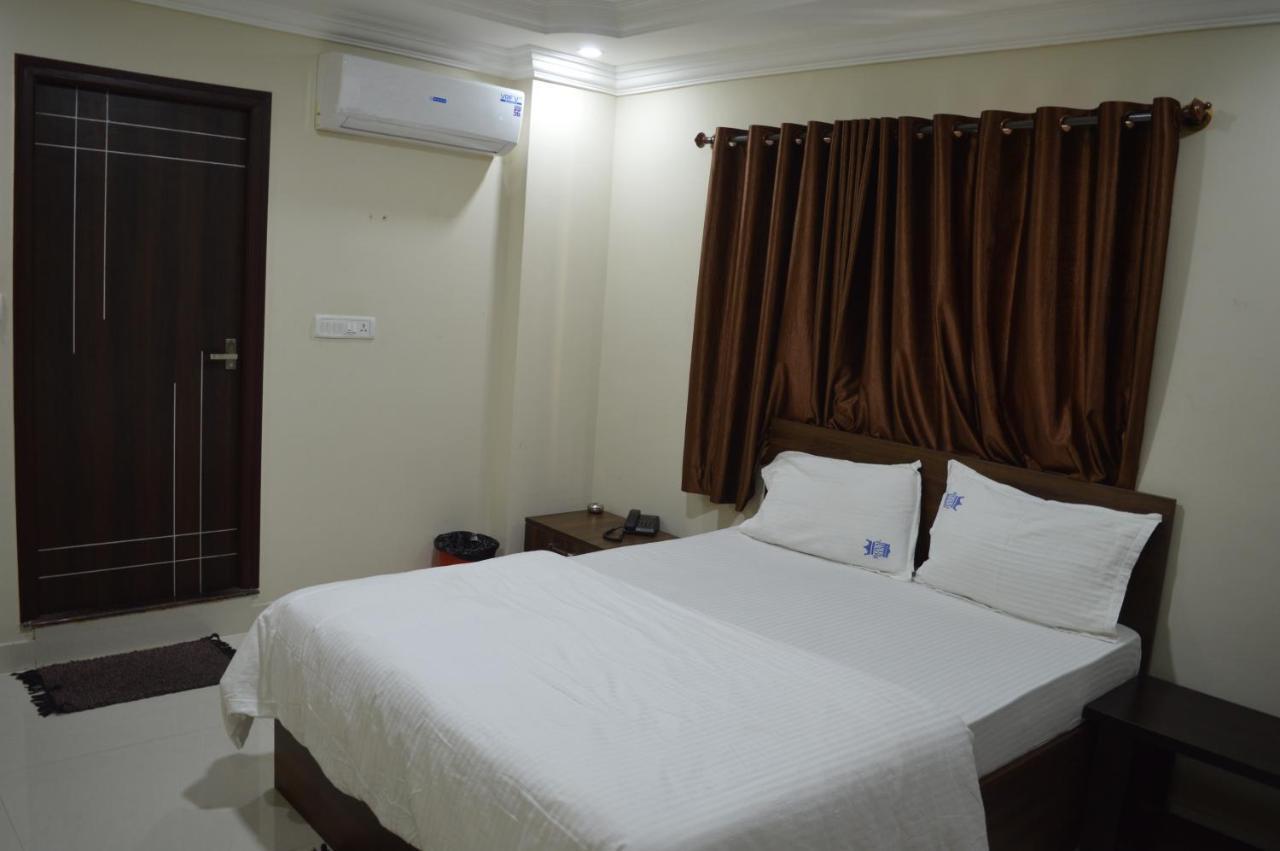 Royal Star Hotels Бангалор Экстерьер фото