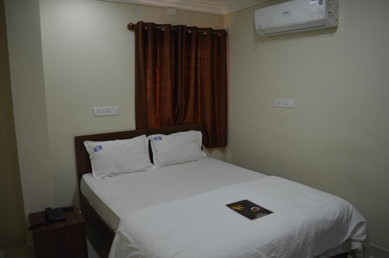 Royal Star Hotels Бангалор Экстерьер фото